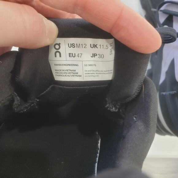 On Running Shoes Mens Size 12 Blue Cloudrunner Waterproof Road Running 52.98076 - Picture 10 of 11